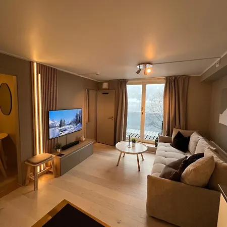 In Oppheim Resort, Pool And View 보스