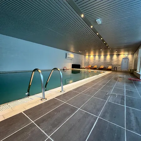 In Oppheim Resort, Pool And View * Voss